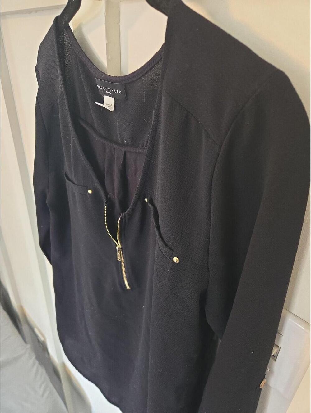 Simply Styled Petite Black Zip-Neck Blouse with Gold Accents Petite M - Picture 5 of 6